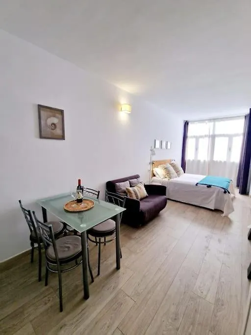Las Canteras Sealove location